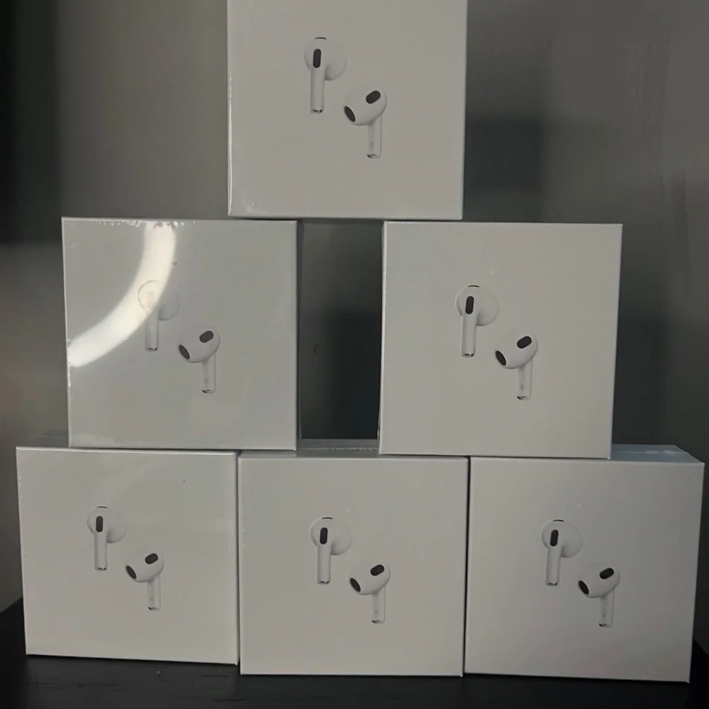 Apple AirPods 3rd generation with MagSafe Charging Case